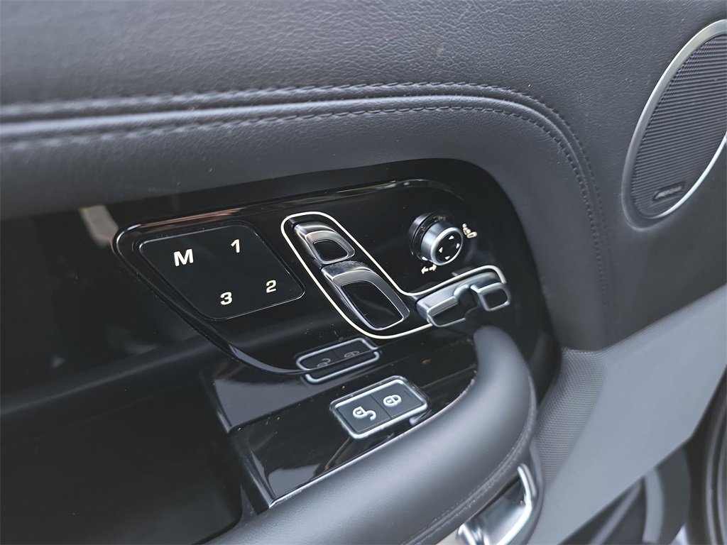 Used 2020 Land Rover Range Rover Long Wheelbase HSE image 34