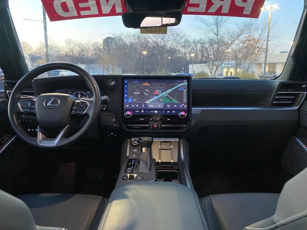 Used 2024 Lexus GX 550 w/ Accessory Package (Z1) image 27