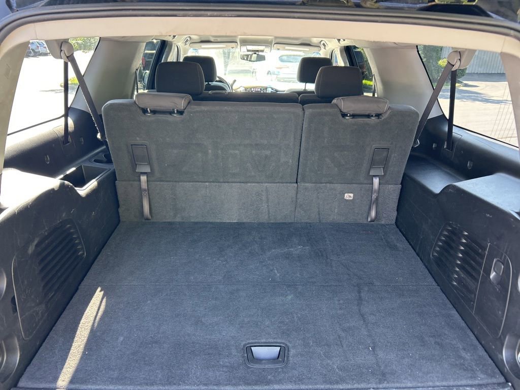 Used 2019 Chevrolet Suburban LS w/ All-Season Package AWD/4WD image 33