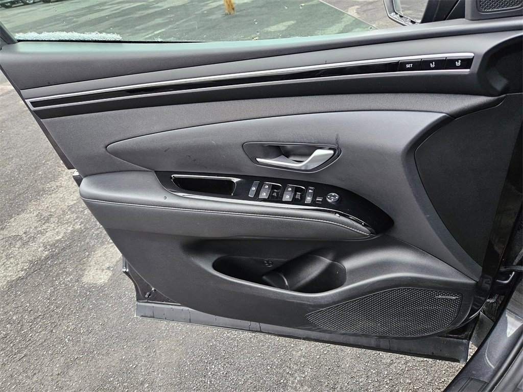 Used 2022 Hyundai Tucson Limited w/ Cargo Package image 7