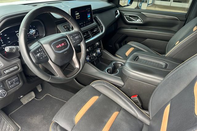 Used 2024 GMC Yukon XL AT4 w/ Technology Package AWD/4WD image 13