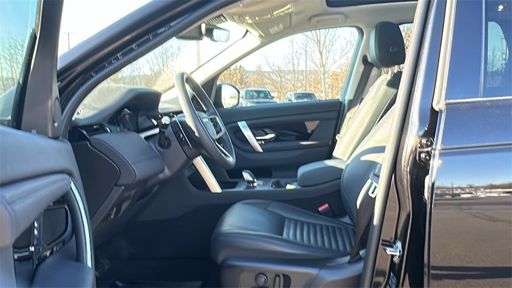 Used 2024 Land Rover Discovery Sport S image 11