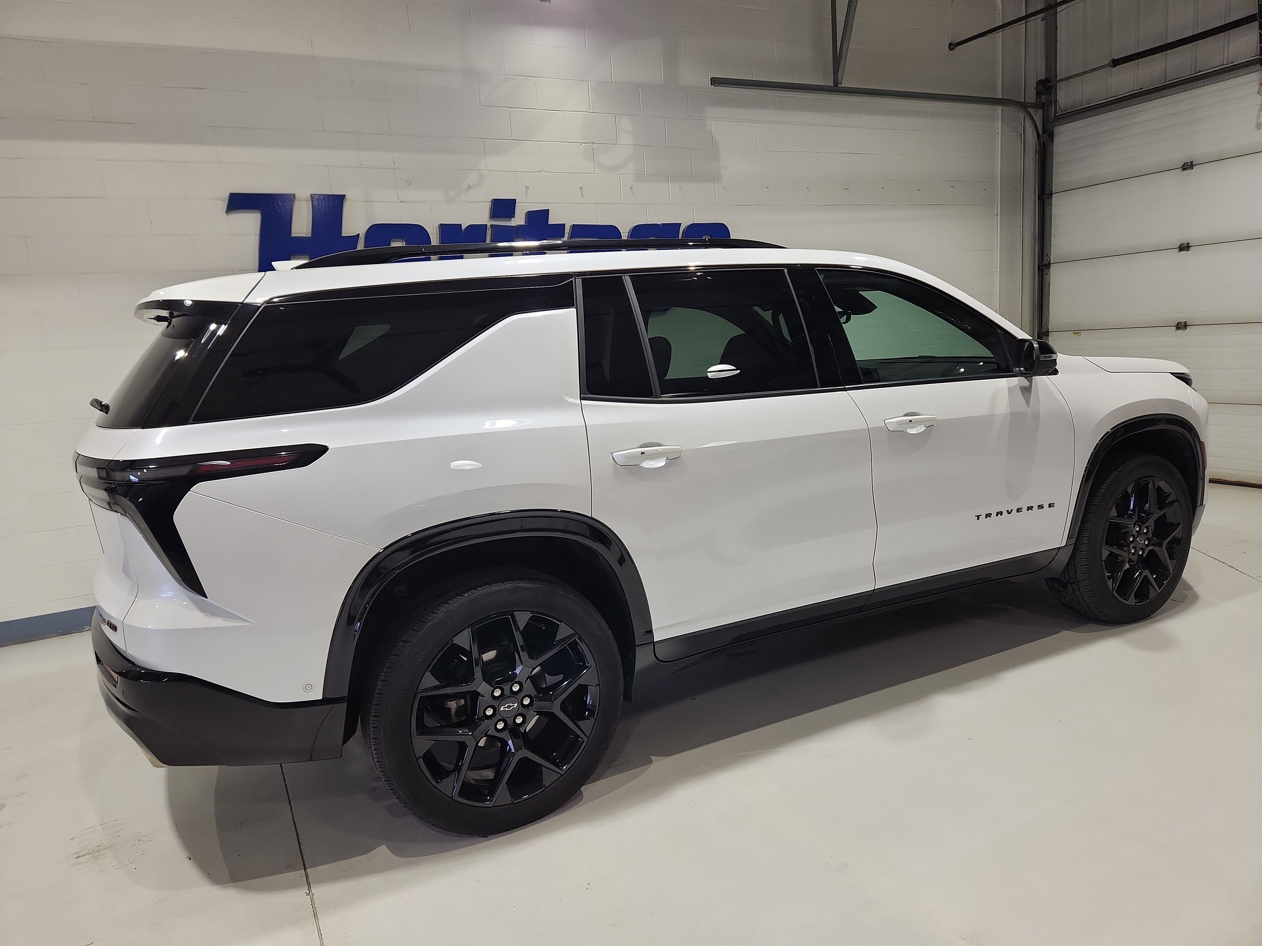 Certified 2024 Chevrolet Traverse RS w/ LPO, Floor Liner Package AWD/4WD image 30