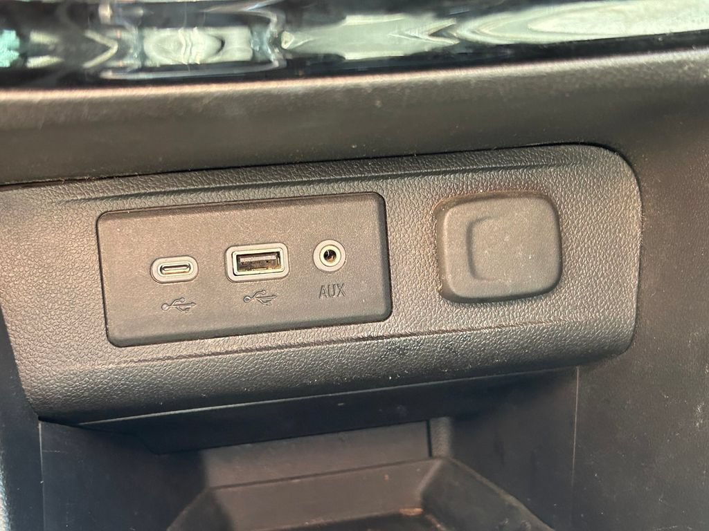 Used 2020 Buick Encore GX Select w/ Sport Touring Package FWD image 29