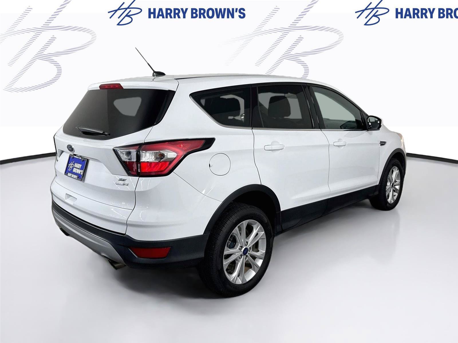 Used 2017 Ford Escape SE w/ SE Cold Weather Package AWD/4WD image 29