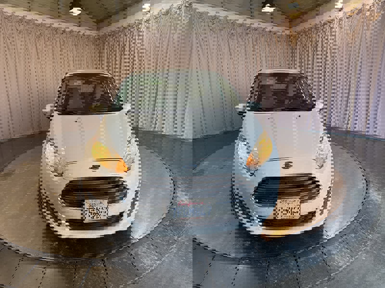 Used 2014 Ford Fiesta SE image 2