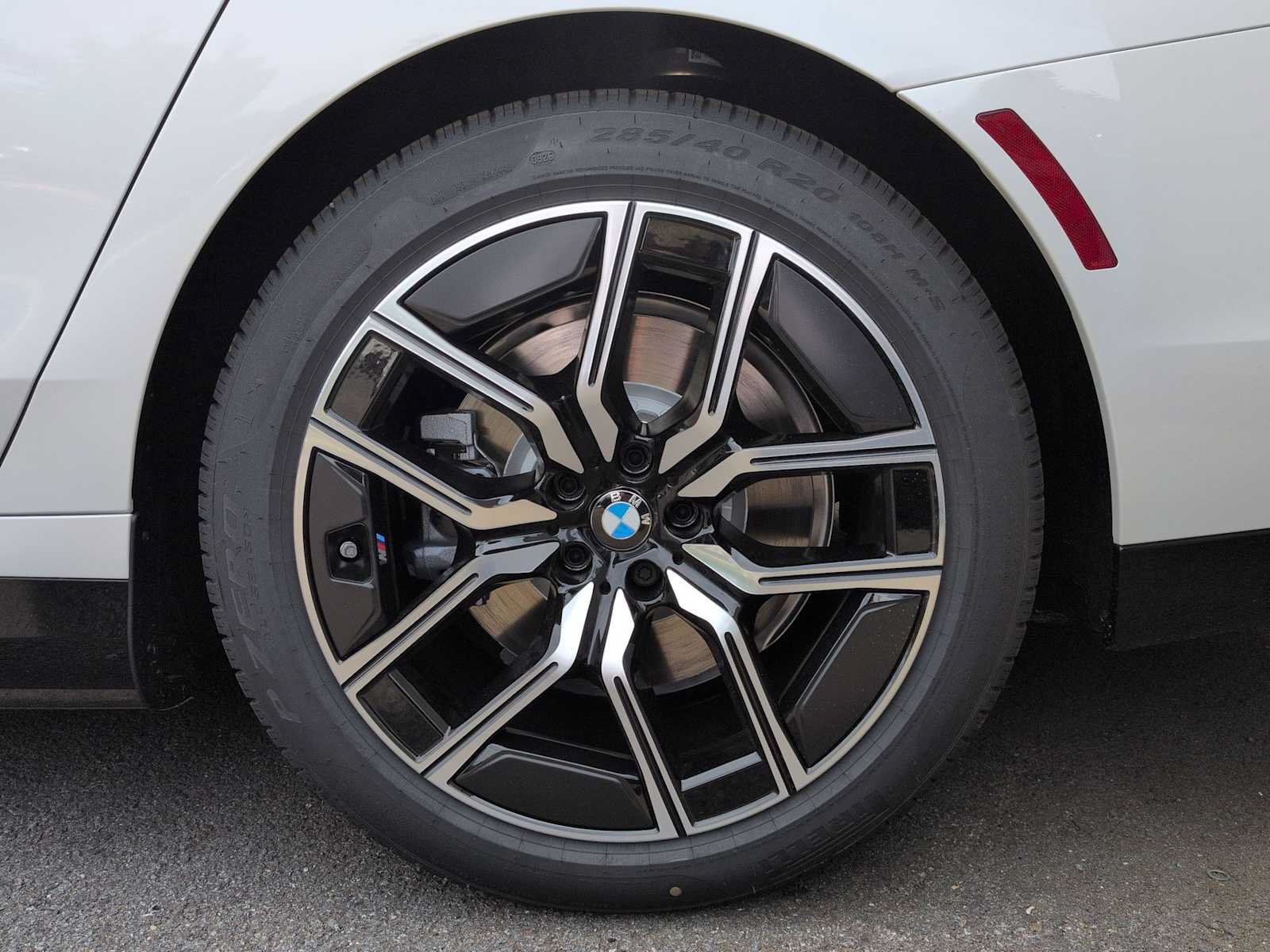 New 2026 BMW 750e xDrive AWD/4WD image 14