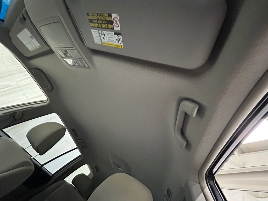 Used 2013 Toyota Highlander Base image 25