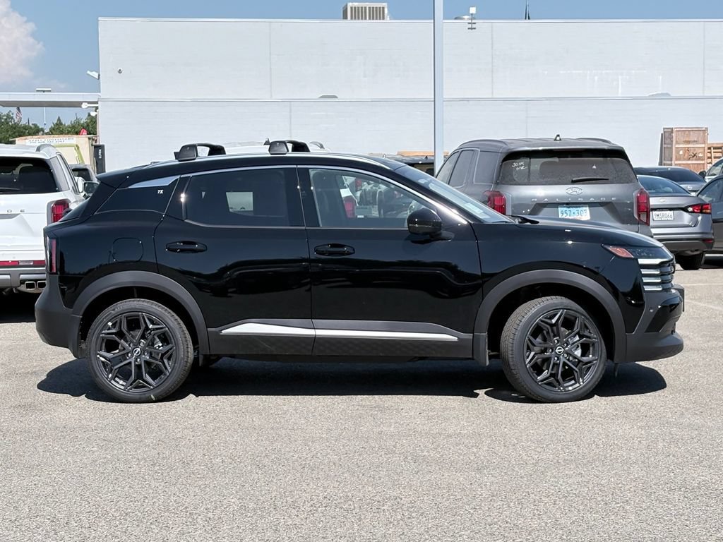 New 2026 Nissan Kicks SR AWD/4WD image 3
