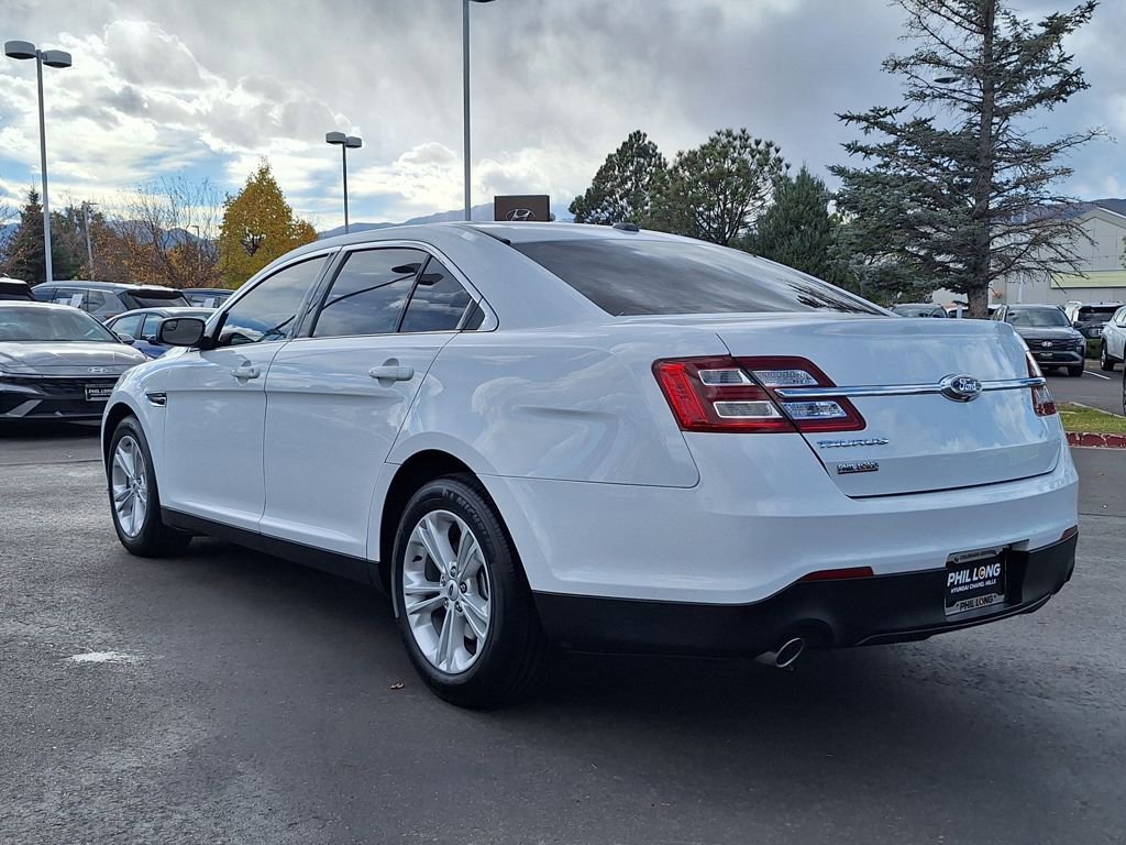 Used 2019 Ford Taurus SE image 5