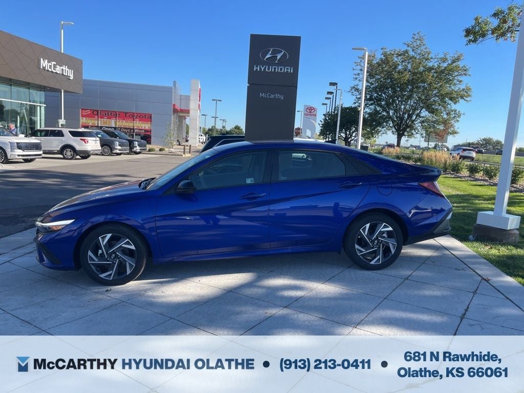 Certified 2025 Hyundai Elantra Sport FWD image 11
