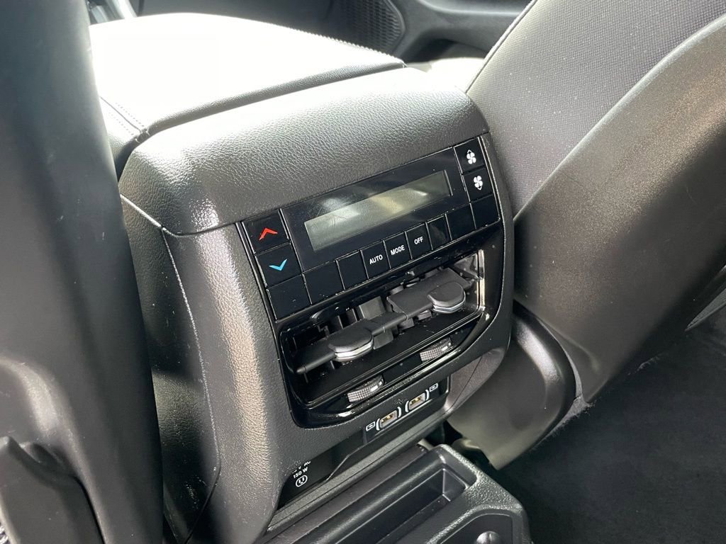 Used 2023 Jeep Grand Cherokee L Laredo w/ Luxury Tech Group I image 24