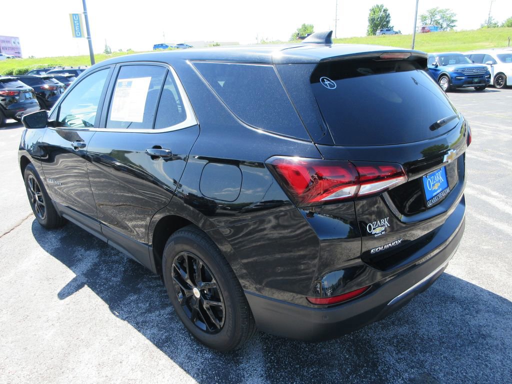 Used 2024 Chevrolet Equinox LT w/ LPO, Floor Liner Package FWD image 3