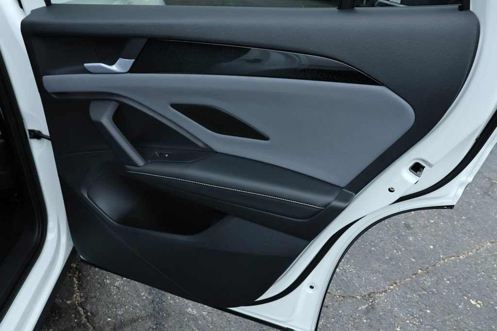 New 2026 Volkswagen Tiguan SE R-Line image 36