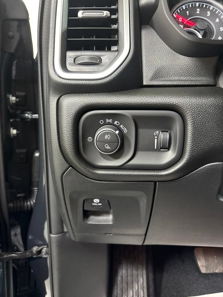 New 2026 RAM 1500 Express AWD/4WD image 11