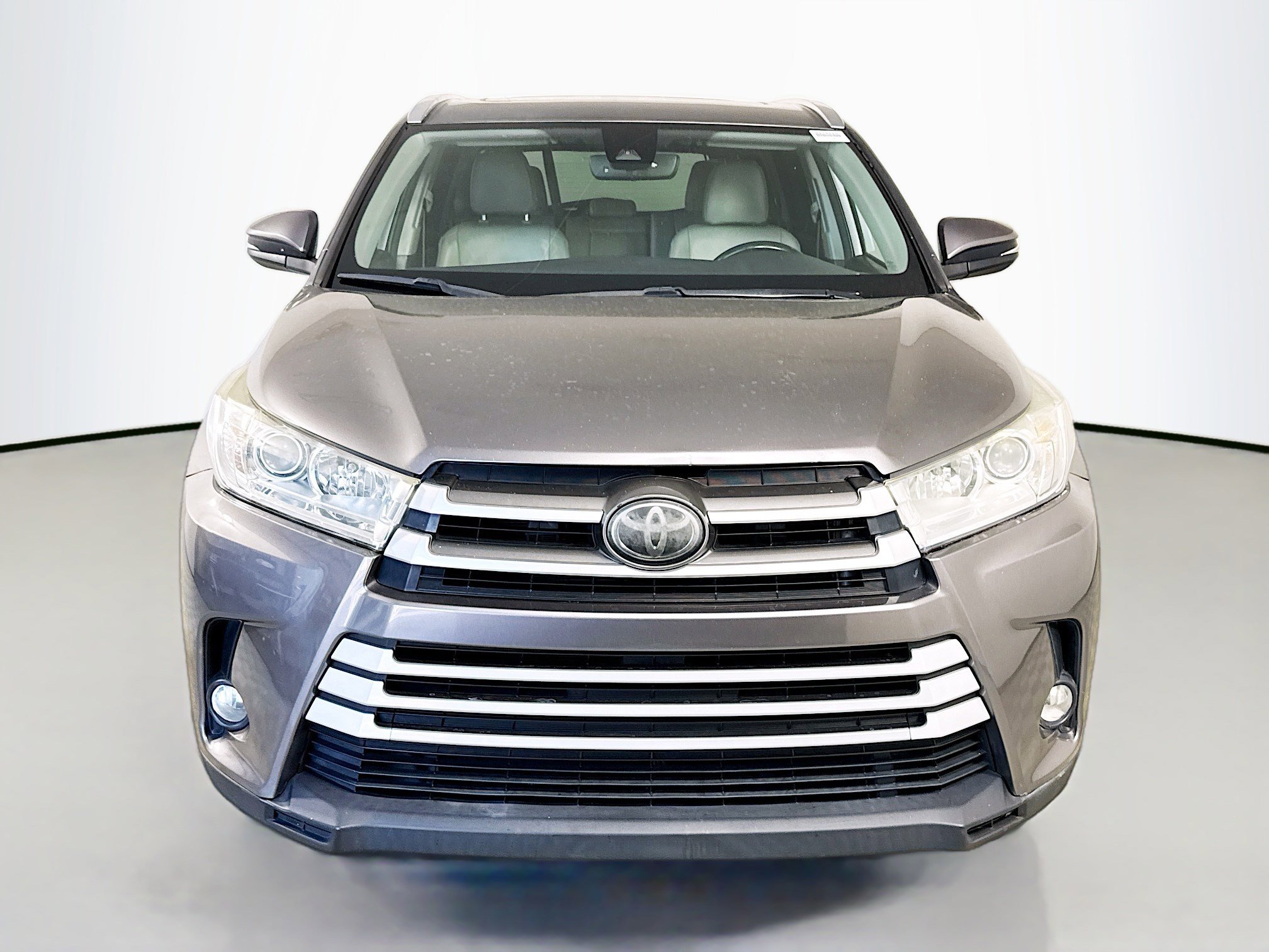 Used 2018 Toyota Highlander XLE image 2
