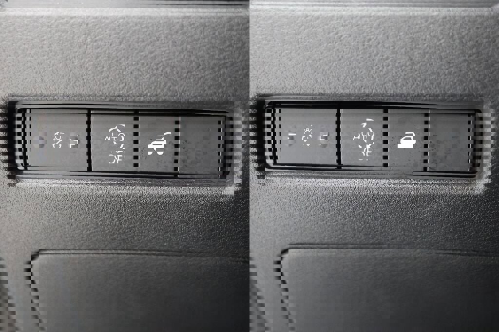 Used 2023 Nissan Rogue SL w/ SL Premium Package image 28