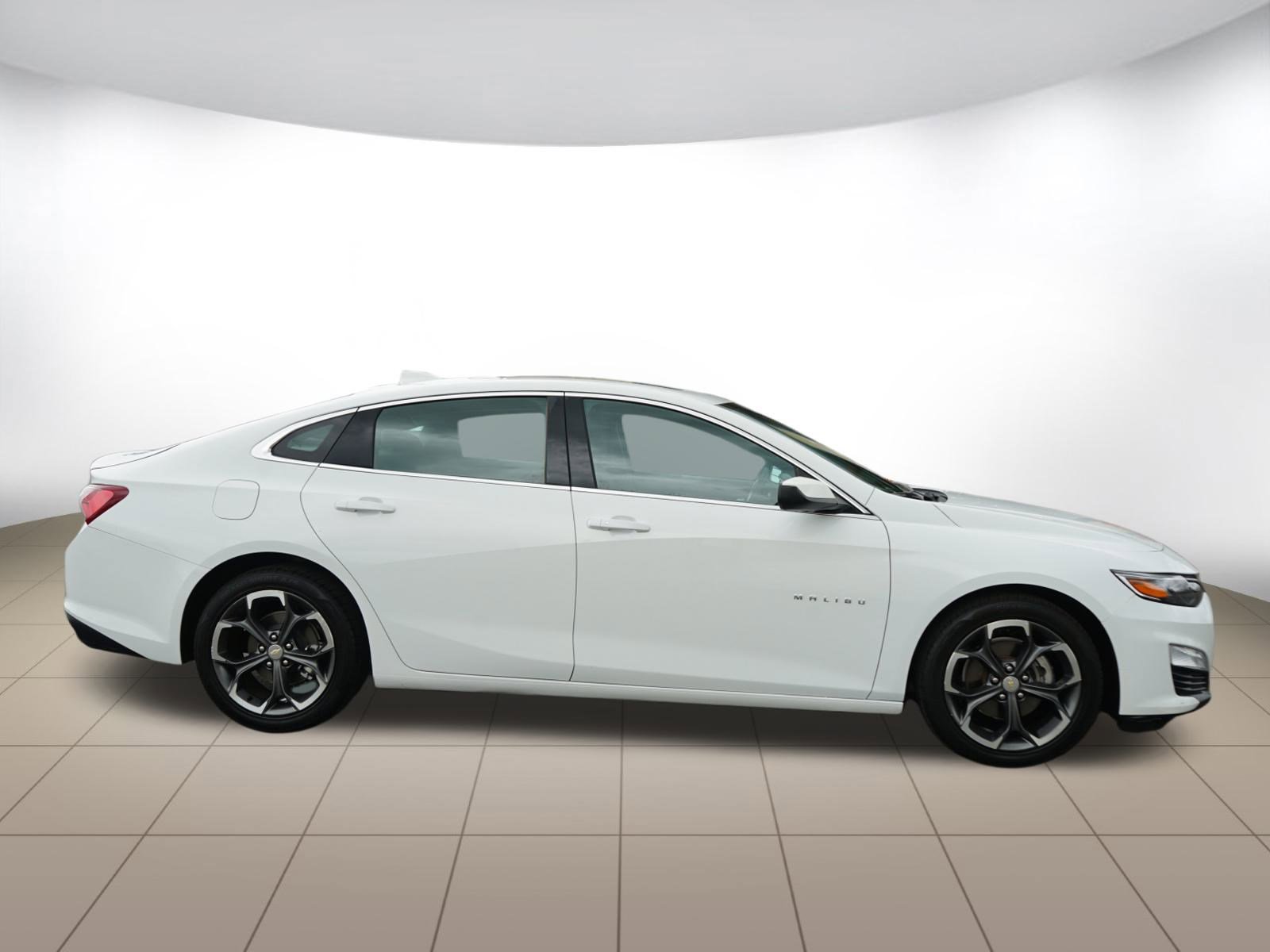 Used 2022 Chevrolet Malibu LT image 8