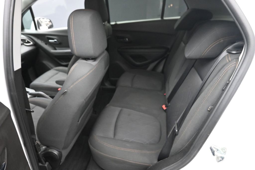 Used 2017 Chevrolet Trax LT AWD/4WD image 10