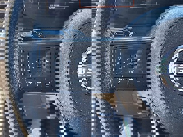 Used 2025 Nissan Kicks S image 12