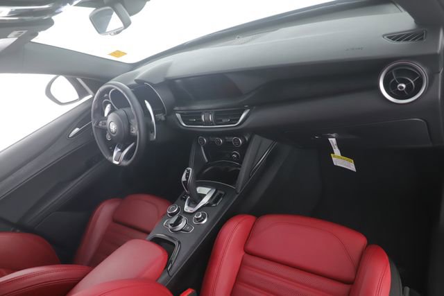 Used 2024 Alfa Romeo Stelvio Sprint AWD/4WD image 30