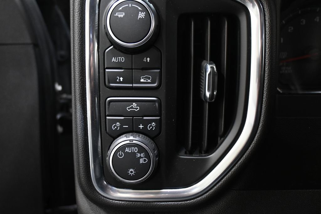 Used 2019 Chevrolet Silverado 1500 LT w/ Convenience Package image 33