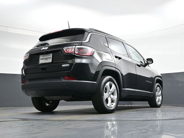 Used 2018 Jeep Compass Latitude w/ Cold Weather Group image 32