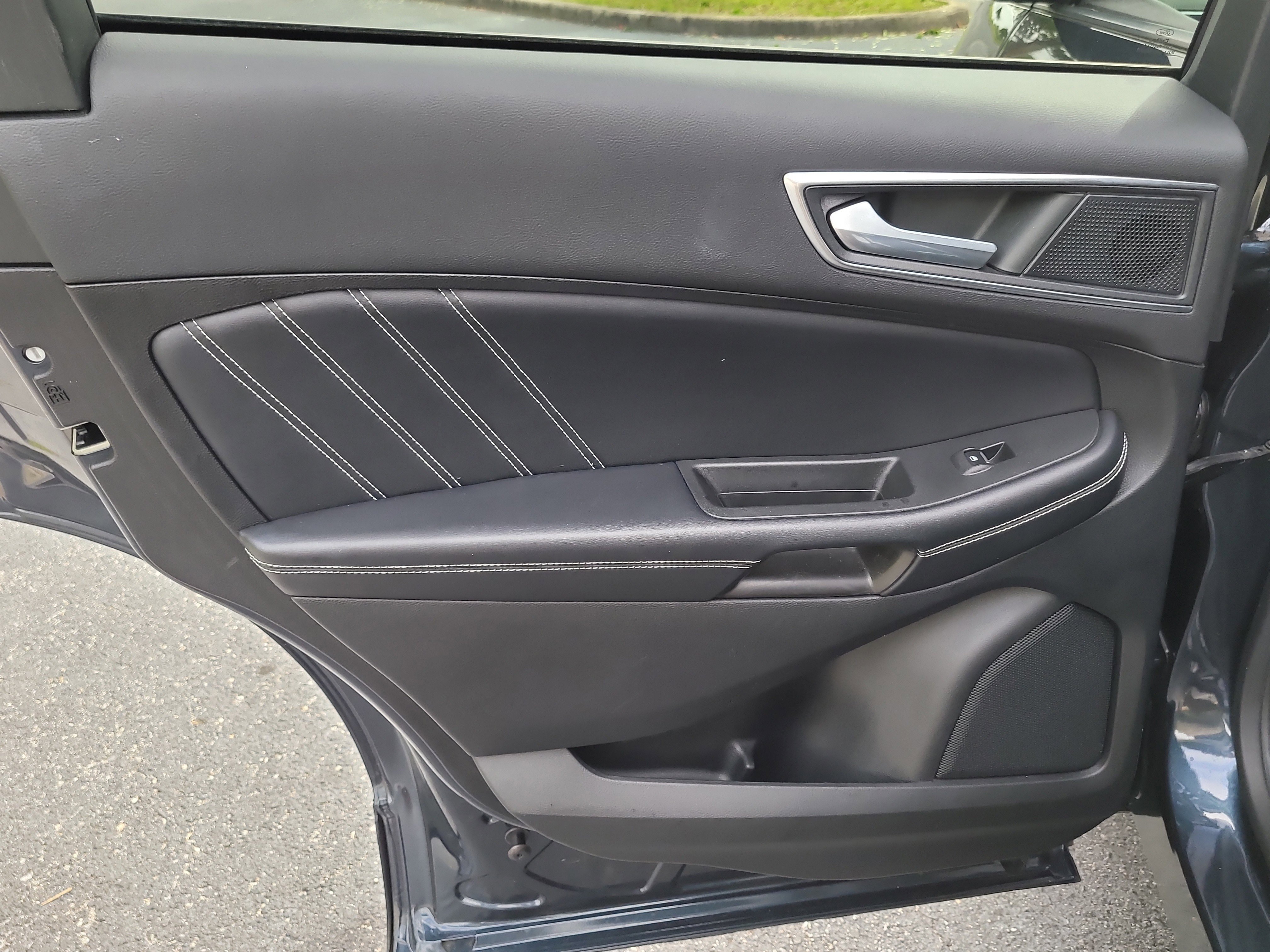 Used 2022 Ford Edge ST AWD/4WD image 13