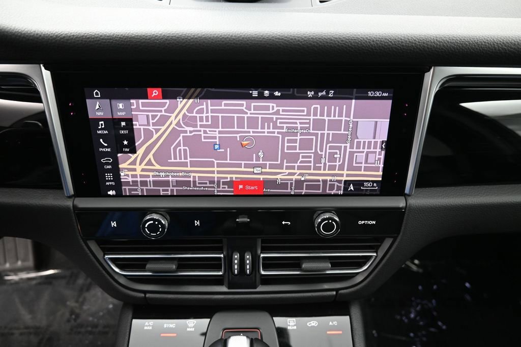 Certified 2023 Porsche Macan S AWD/4WD image 21
