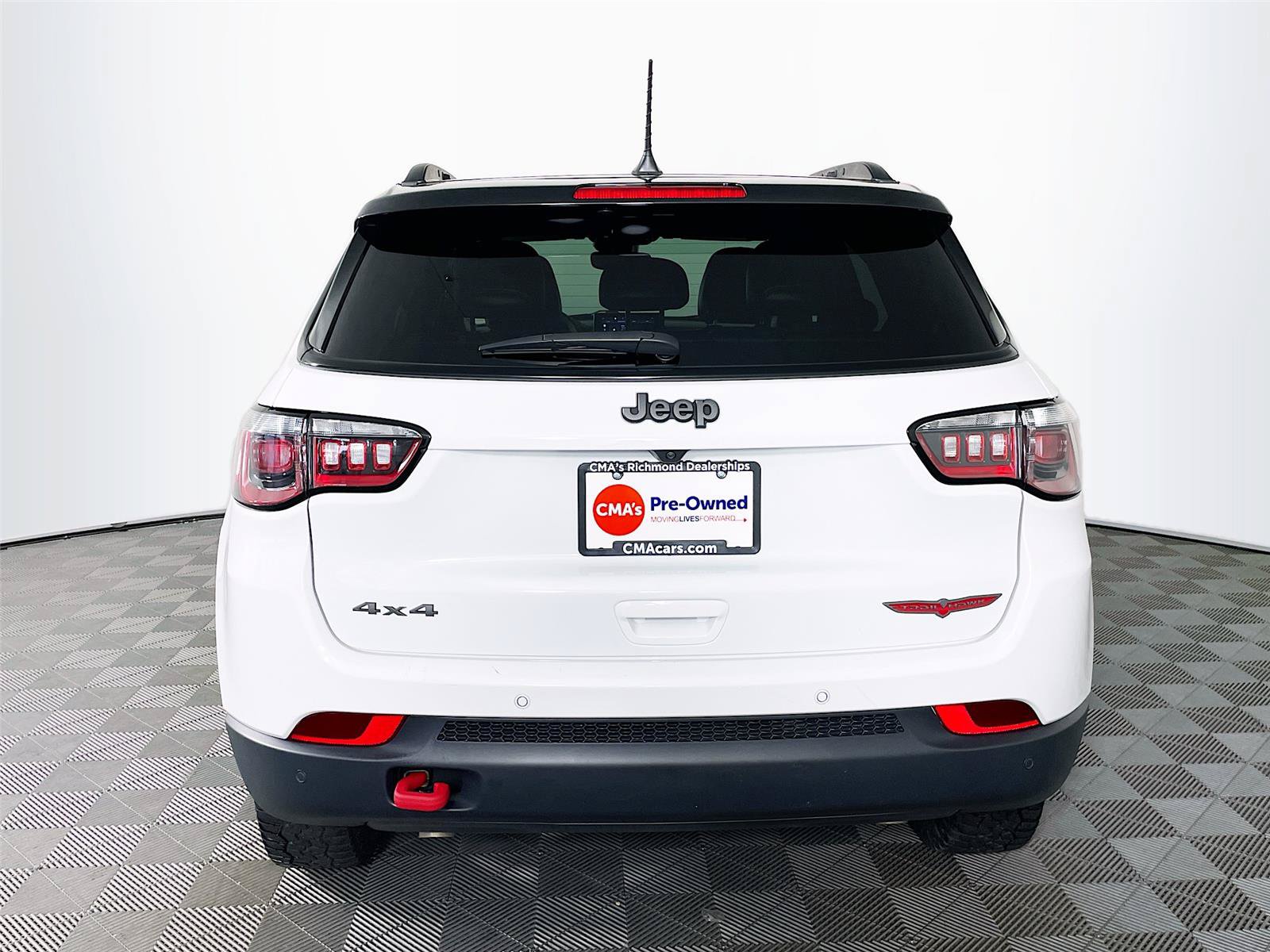 Used 2025 Jeep Compass Trailhawk AWD/4WD image 7