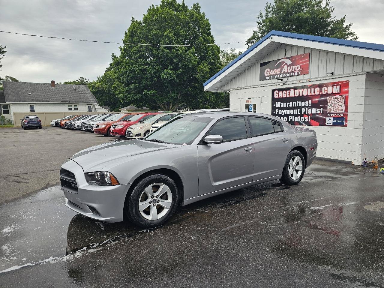Used 2013 Dodge Charger SE RWD image 5