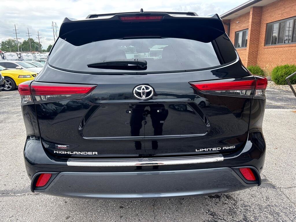 Used 2021 Toyota Highlander Limited image 8