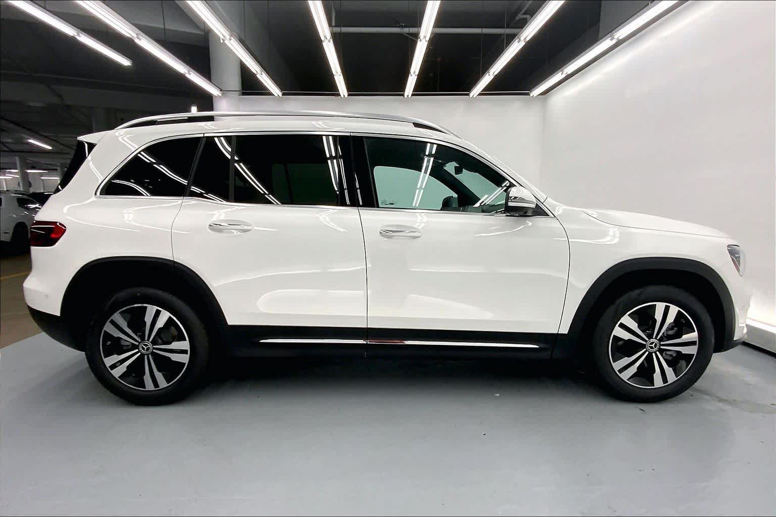 New 2026 Mercedes-Benz GLB 250 image 9