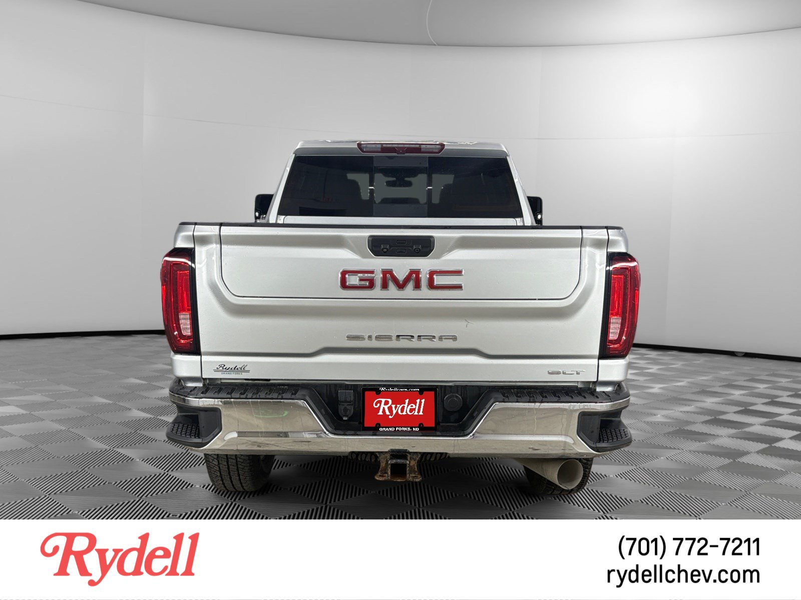 Used 2023 GMC Sierra 2500 SLT w/ SLT Convenience Package AWD/4WD image 4