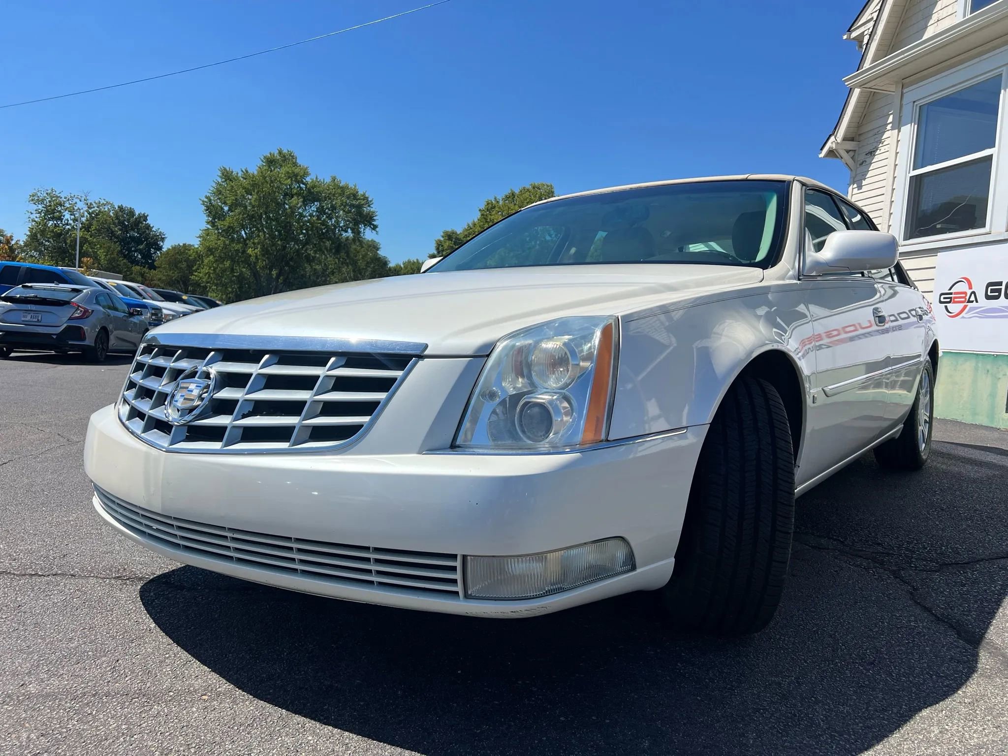 Used 2009 Cadillac DTS w/ Trunk Convenience Package FWD image 9