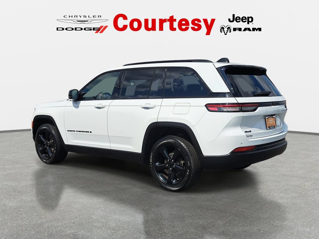 Certified 2023 Jeep Grand Cherokee Altitude AWD/4WD image 6