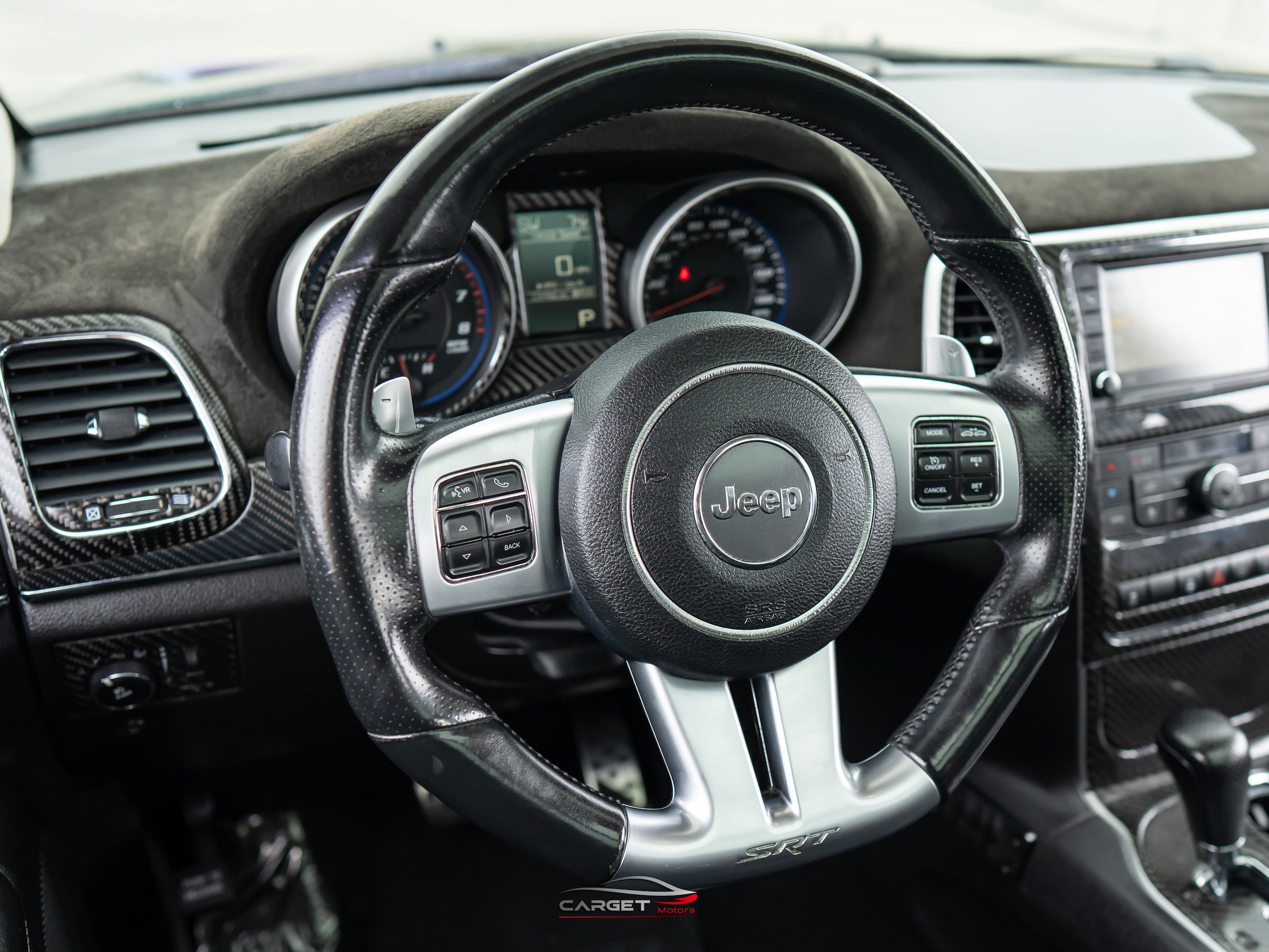 Used 2012 Jeep Grand Cherokee SRT8 w/ Luxury Group II AWD/4WD image 22