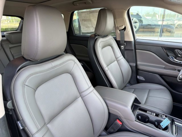 New 2026 Lincoln Corsair Premiere FWD image 19