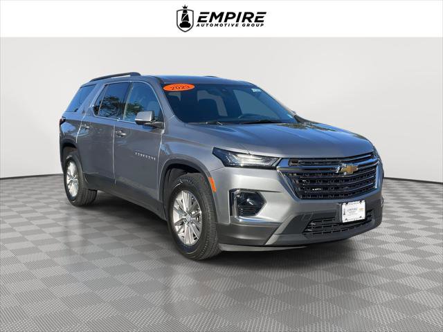 Used 2023 Chevrolet Traverse LT w/ Rear Camera Mirror Package