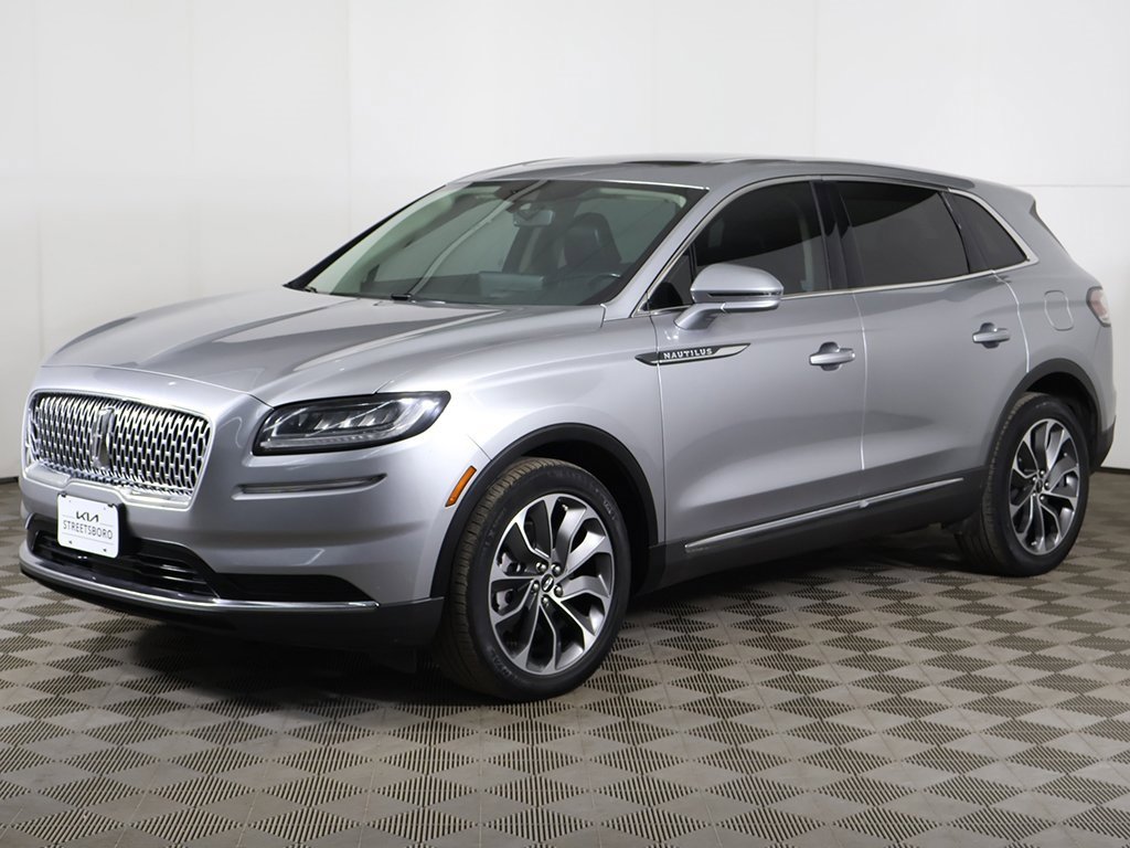 Used 2023 Lincoln Nautilus Reserve image 10