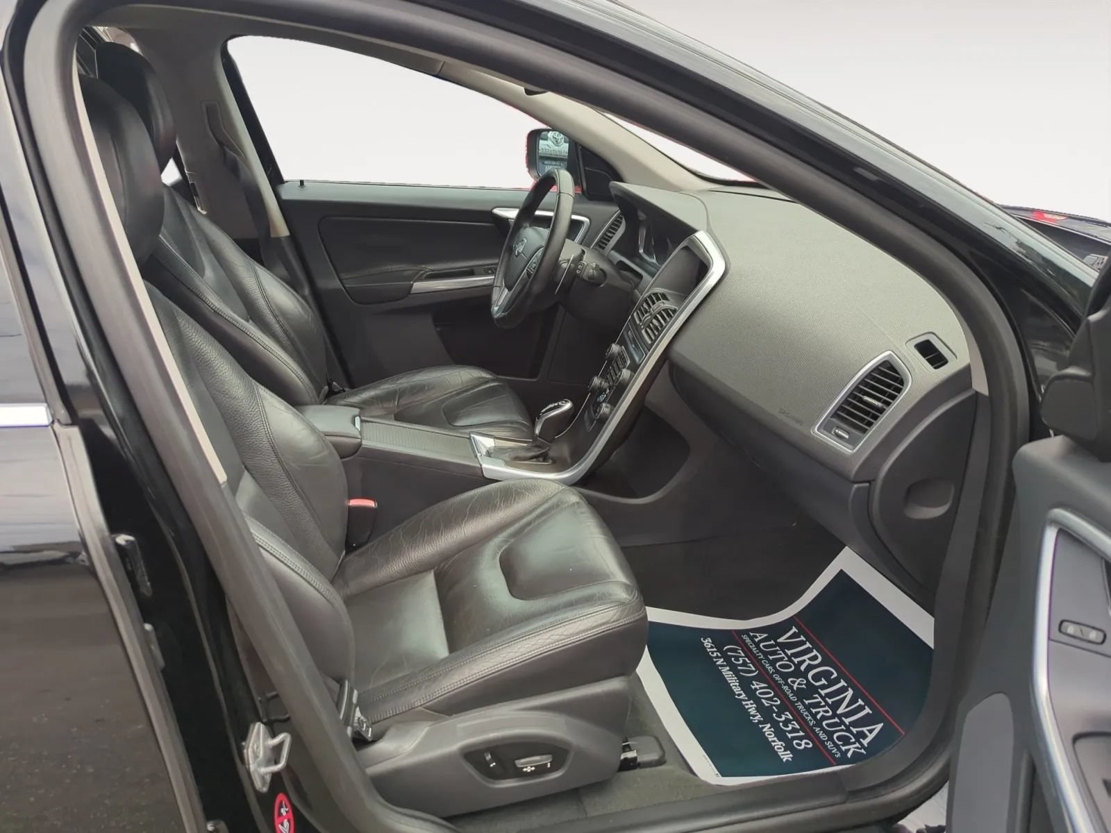 Used 2014 Volvo XC60 T6 AWD/4WD image 15