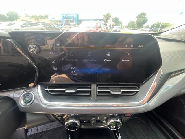 Used 2025 Chevrolet Trax ACTIV w/ Driver Confidence Package FWD image 21