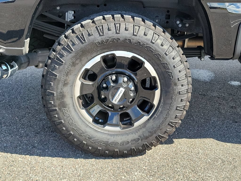 Used 2026 Ford F350 Platinum w/ Tremor Off-Road Package AWD/4WD image 6
