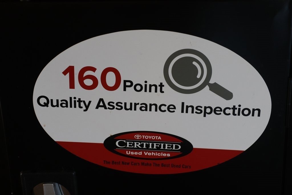 Used 2021 Toyota Avalon XLE image 12