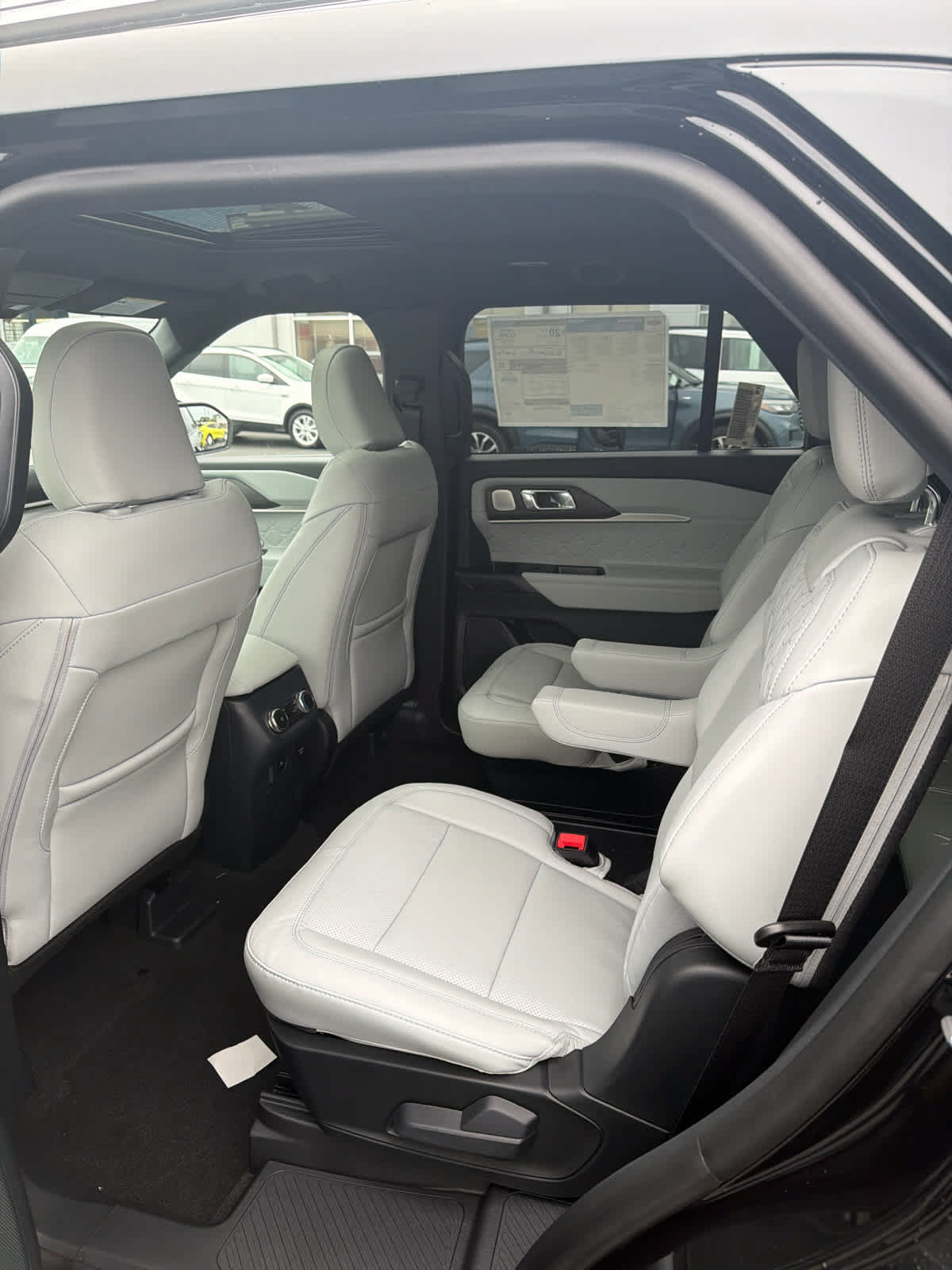 New 2027 Ford Explorer Platinum w/ 3.0L Ultimate Package AWD/4WD image 27