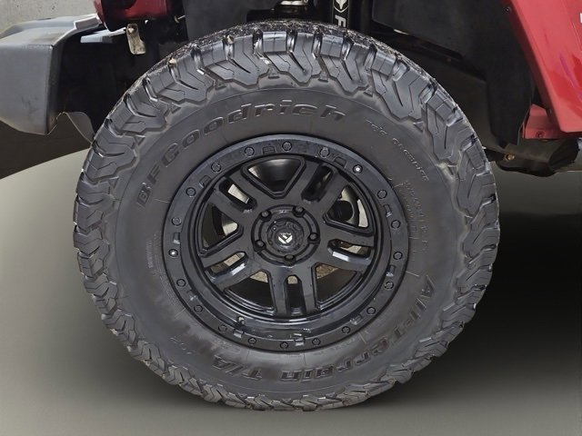 Used 2012 Jeep Wrangler Unlimited Sahara w/ Connectivity Group image 24