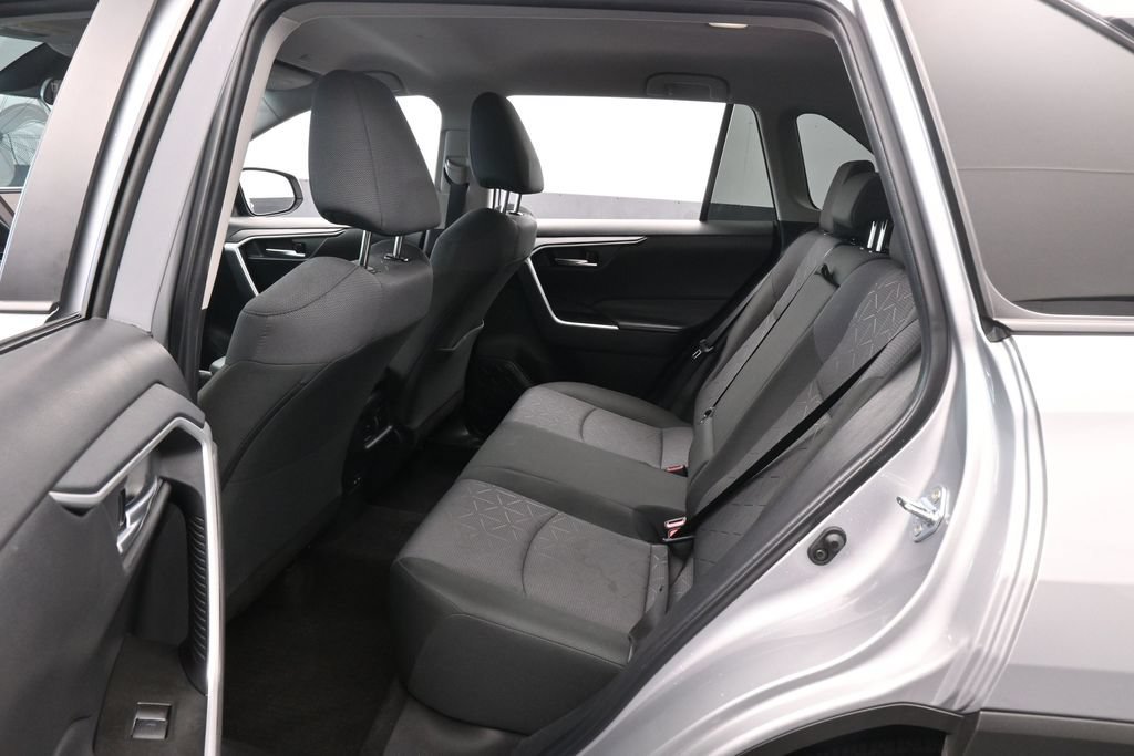 Used 2025 Toyota RAV4 XLE AWD/4WD image 29