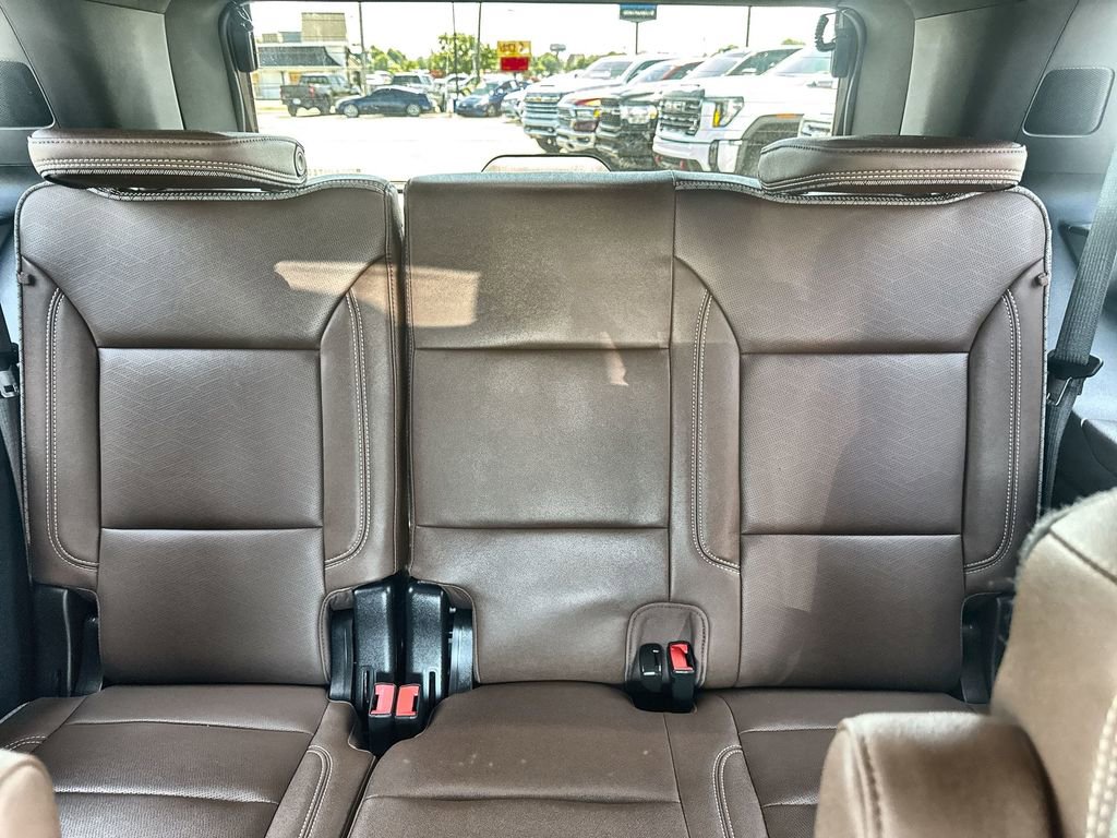 Used 2024 Chevrolet Tahoe High Country AWD/4WD image 24
