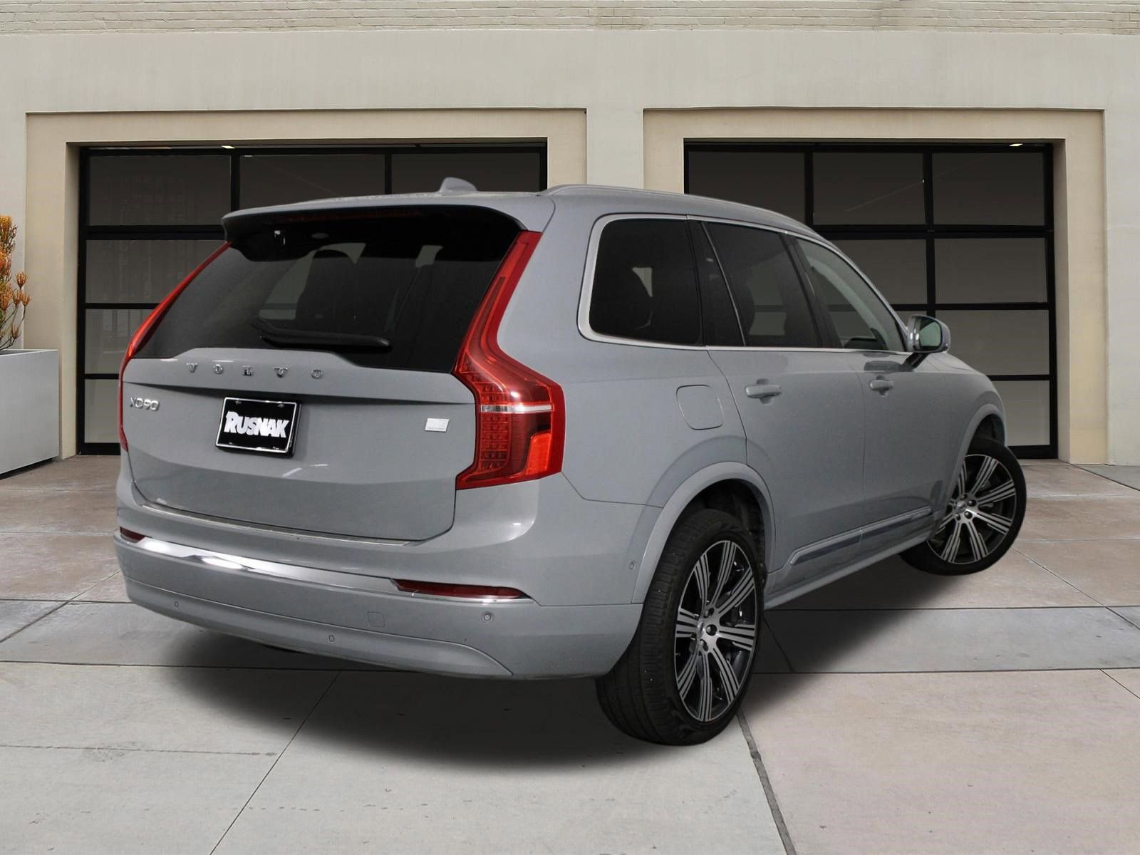 Certified 2024 Volvo XC90 T8 Plus w/ Protection Package Premier image 4