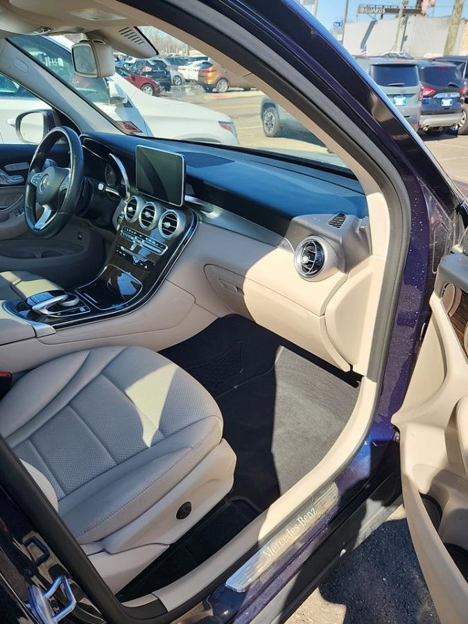 Used 2017 Mercedes-Benz GLC 300 4MATIC image 10